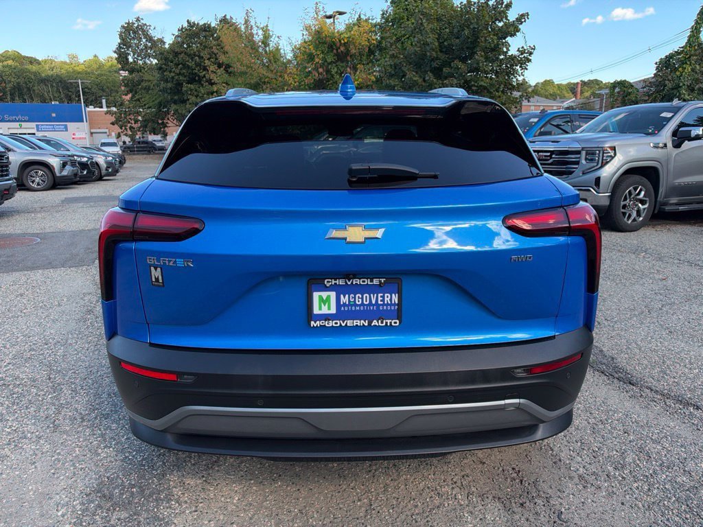 Used 2024 Chevrolet Blazer EV LT AWD/4WD image 4
