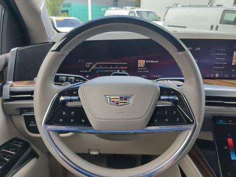 Certified 2025 Cadillac Escalade Sport Platinum AWD/4WD image 17