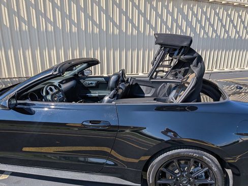 Used 2016 Ford Mustang GT Premium w/ Black Accent Package RWD image 5
