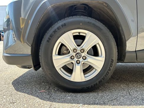Used 2020 Toyota RAV4 XLE FWD image 6