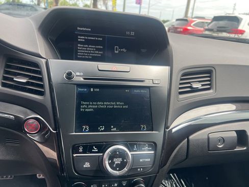 Used 2019 Acura ILX FWD image 12