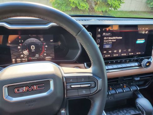 Used 2023 GMC Canyon AT4 AWD/4WD image 22