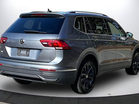 Used 2024 Volkswagen Tiguan SE image 9