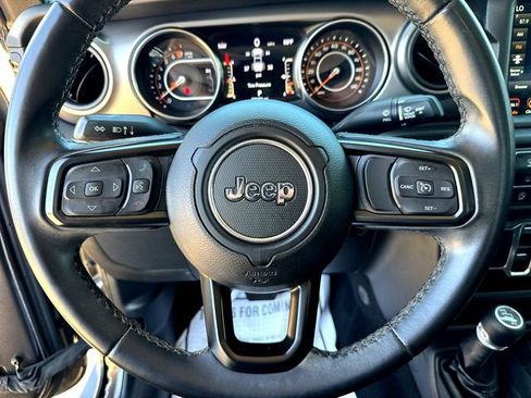 Used 2021 Jeep Gladiator Sport AWD/4WD image 11