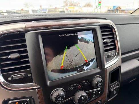 Used 2018 RAM 1500 Laramie image 26