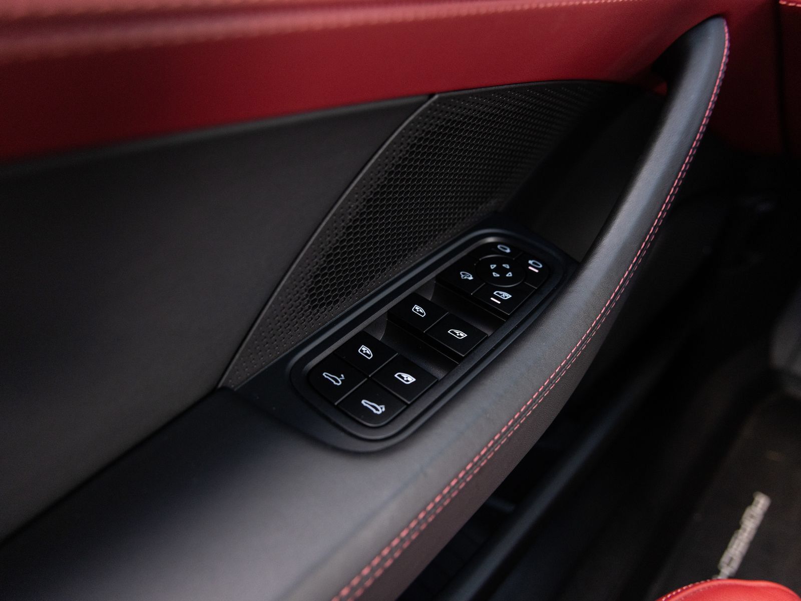 Certified 2025 Porsche Panamera RWD image 20