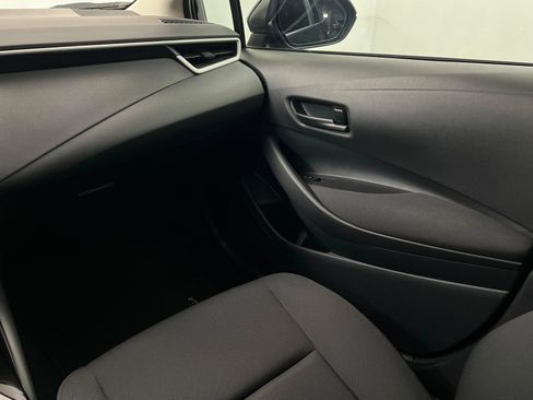 Used 2025 Toyota Corolla LE image 11