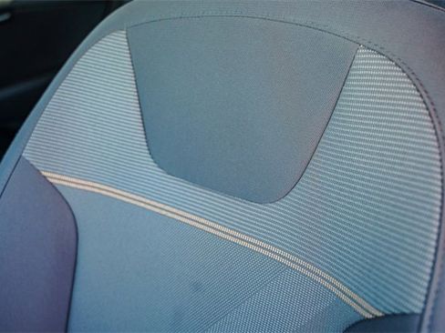 Certified 2025 Kia Niro LX image 24