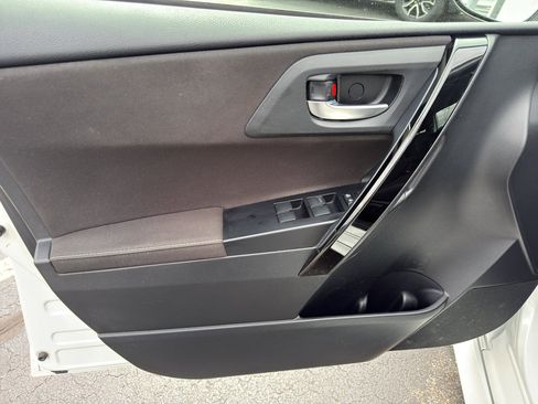 Used 2017 Toyota Corolla iM FWD image 13