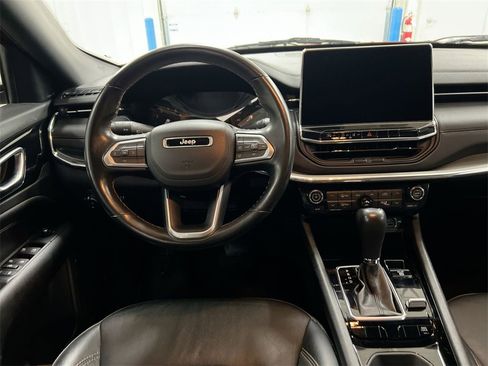 Used 2022 Jeep Compass Limited image 11
