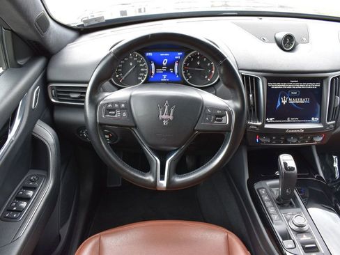 Used 2019 Maserati Levante AWD/4WD image 27