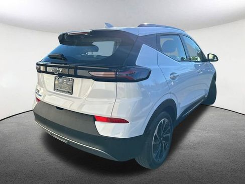 Used 2023 Chevrolet Bolt EUV Premier w/ Sun & Sound Package image 15