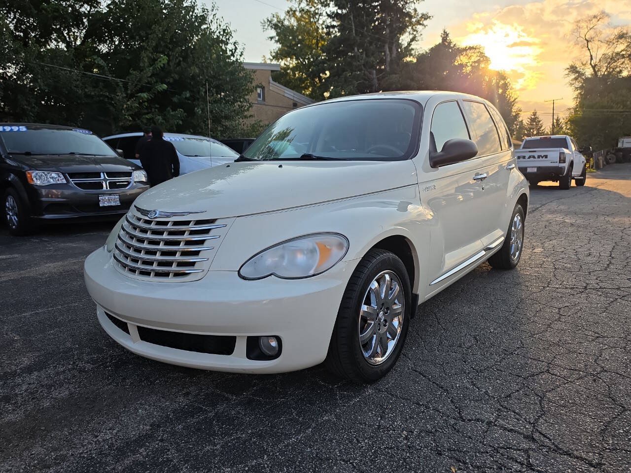 Used 2006 Chrysler PT Cruiser Limited FWD image 2
