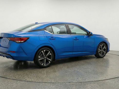 Used 2025 Nissan Sentra SV image 9
