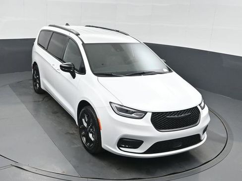 New 2026 Chrysler Pacifica Select image 37