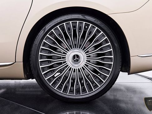 Used 2024 Mercedes-Benz Maybach S 680 4MATIC image 28