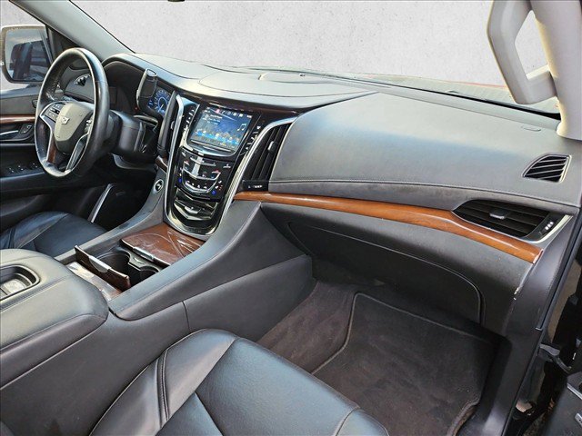 Used 2020 Cadillac Escalade 2WD image 23