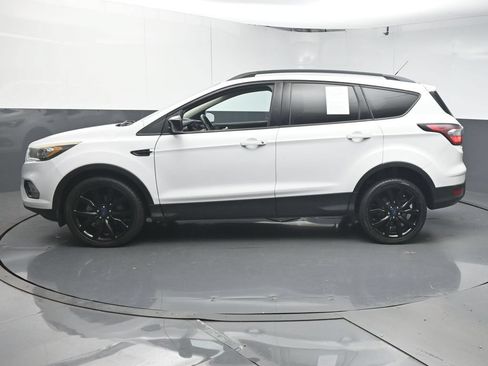 Used 2017 Ford Escape SE w/ Equipment Group 201A FWD image 5