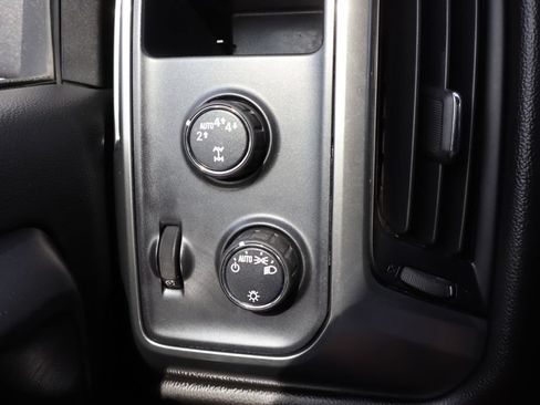Used 2017 Chevrolet Silverado 1500 LT AWD/4WD image 9
