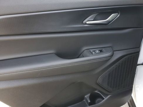 Certified 2025 Jeep Grand Cherokee L Laredo image 18