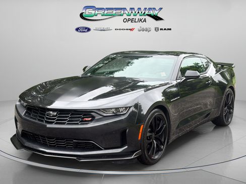 Used 2024 Chevrolet Camaro LT RWD image 3