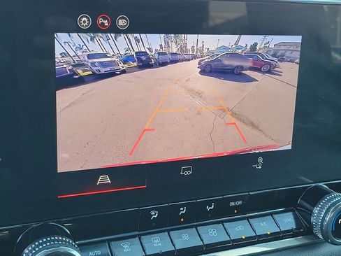 Used 2025 GMC Canyon Elevation w/ Convenience Package image 15