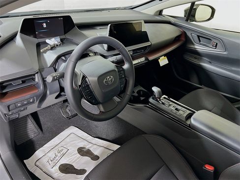 New 2026 Toyota Prius Plug-In Hybrid image 10