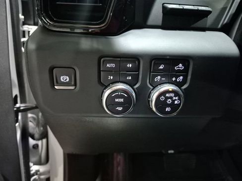 Certified 2024 GMC Sierra 1500 AT4 w/ Technology Package AWD/4WD image 19