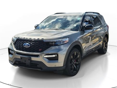 Certified 2020 Ford Explorer ST w/ ST Street Pack image 2