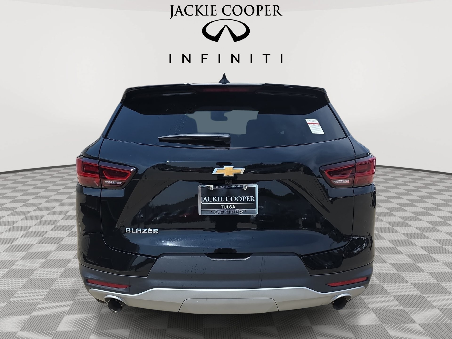 Used 2025 Chevrolet Blazer LT FWD image 6