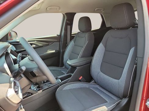 Used 2023 Chevrolet TrailBlazer LT w/ Convenience Package FWD image 11