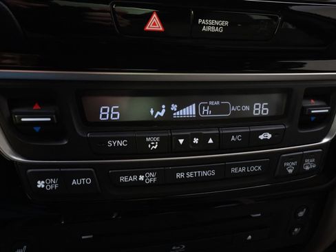 Used 2017 Honda Pilot Elite image 34