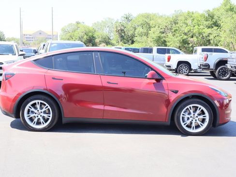 Used 2021 Tesla Model Y Long Range AWD/4WD image 10