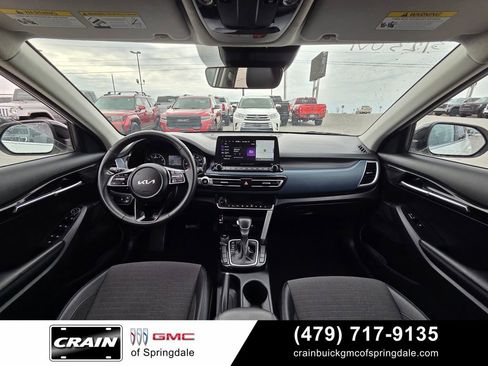 Used 2023 Kia Seltos S w/ Navigation Package FWD image 27
