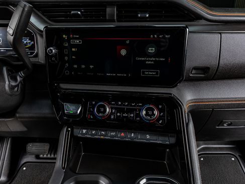 Used 2025 GMC Sierra 2500 AT4 w/ Technology Package image 24