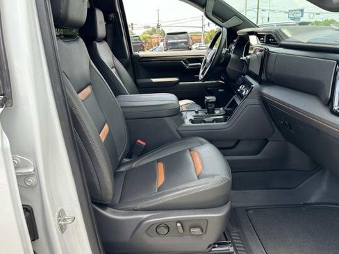 Used 2023 GMC Sierra 1500 AT4 image 11