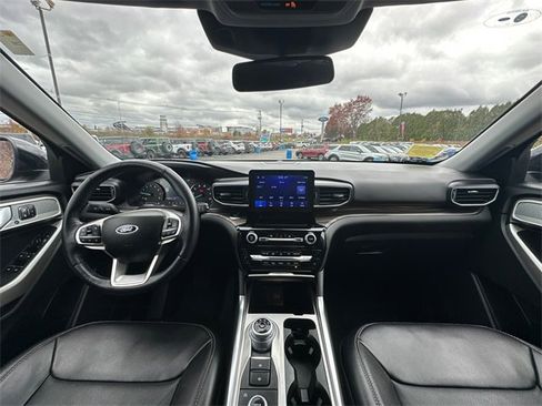 Certified 2023 Ford Explorer Limited w/ Equipment Group 301A image 16