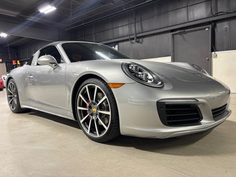 Used 2019 Porsche 911 Targa 4S AWD/4WD image 2