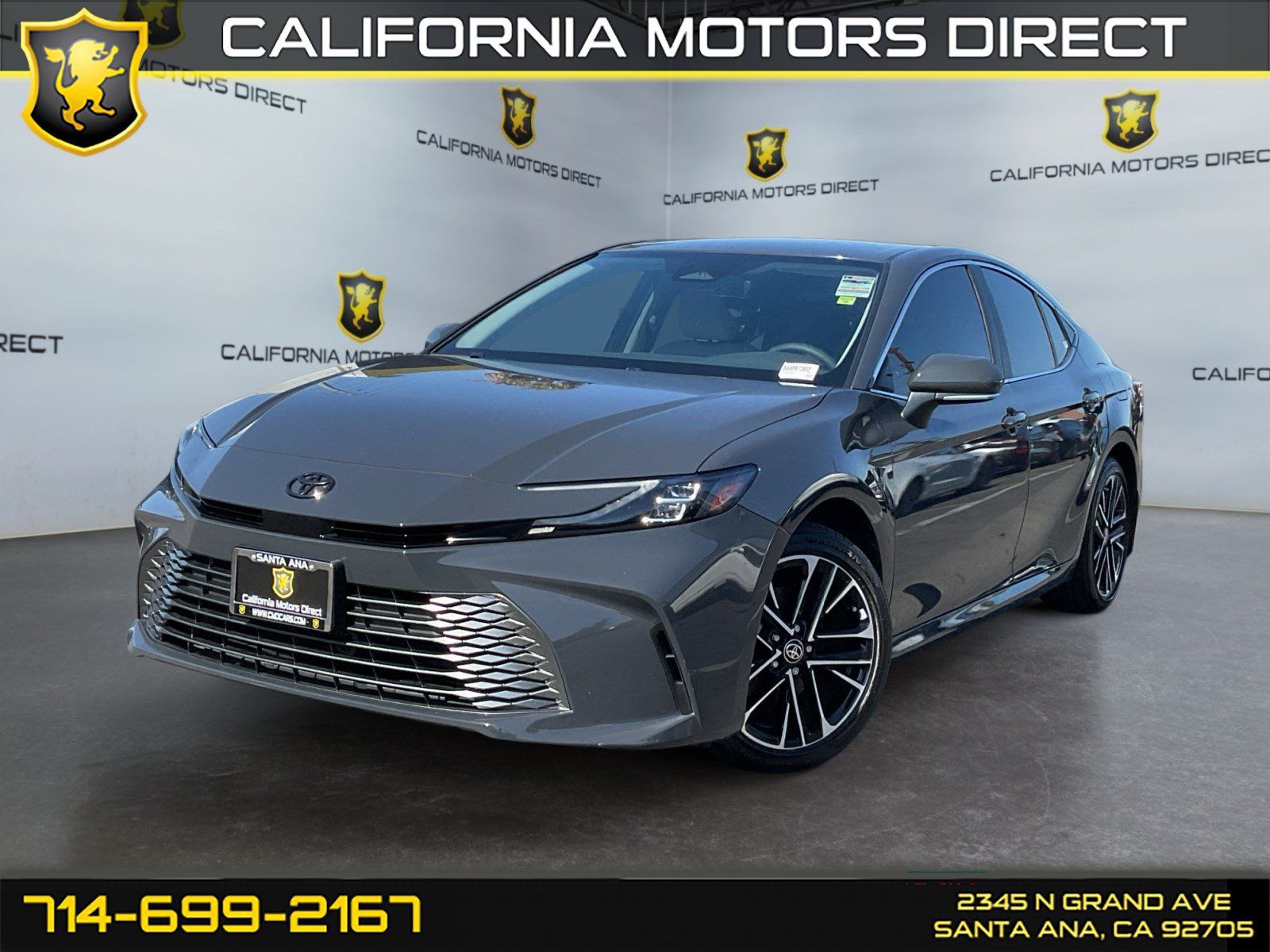 Used 2025 Toyota Camry XLE FWD image 1