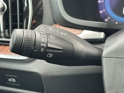 Used 2024 Volvo S60 B5 Plus image 35