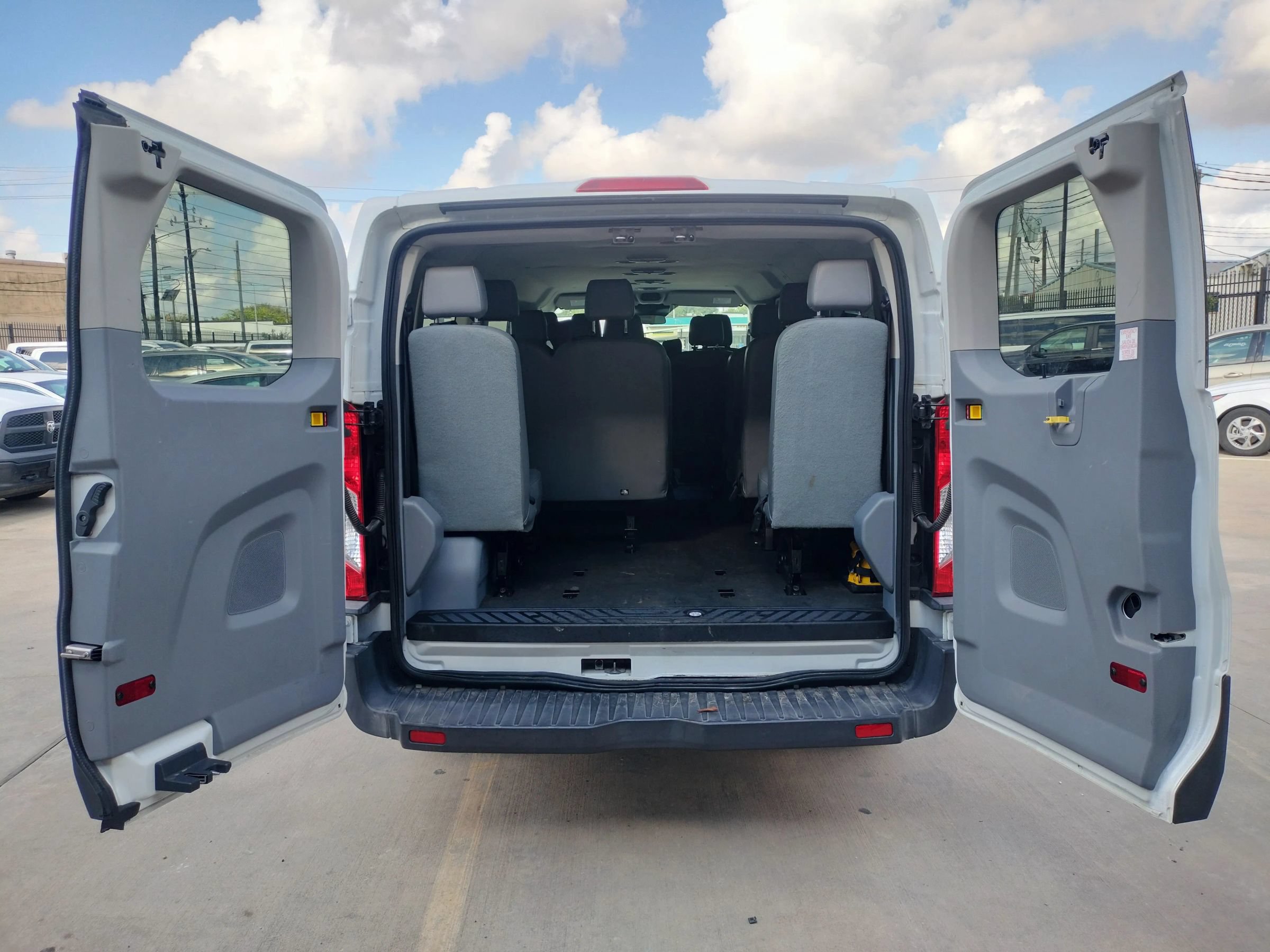 Used 2018 Ford Transit 350 XL RWD image 9