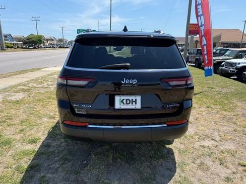 Certified 2022 Jeep Grand Cherokee L Limited AWD/4WD image 6