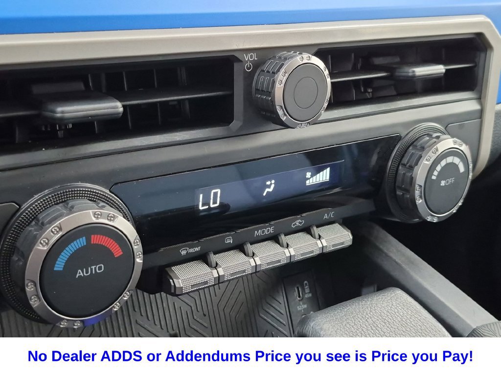 Used 2025 Toyota Tacoma TRD Off-Road AWD/4WD image 30