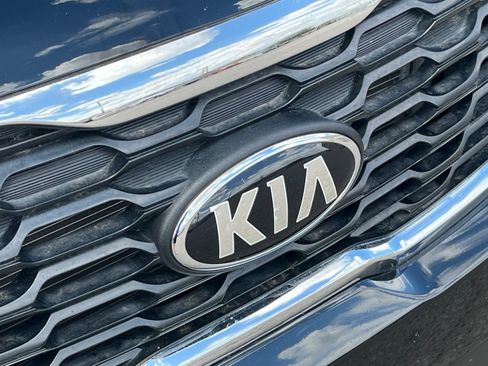 Used 2019 Kia Sorento L FWD image 32