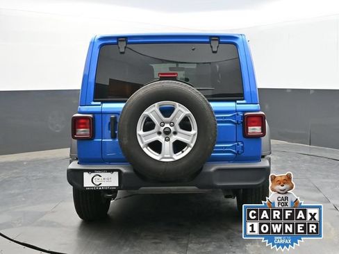 Used 2022 Jeep Wrangler Unlimited Sport w/ Sun And Sound Package AWD/4WD image 6