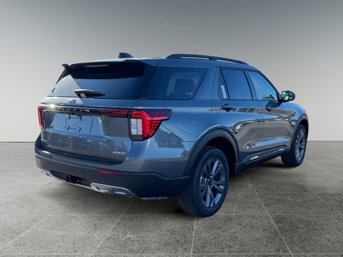 New 2026 Ford Explorer Active w/ Active Comfort Package image 5