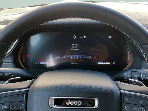 Used 2024 Jeep Grand Cherokee L Limited w/ Black Appearance Package AWD/4WD image 12
