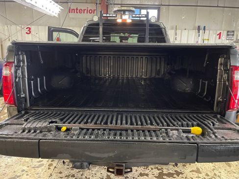 Used 2016 Ford F250 XLT w/ XLT Premium Package AWD/4WD image 22
