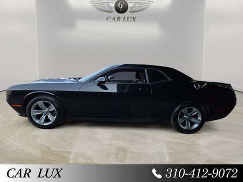 Used 2020 Dodge Challenger SXT image 2