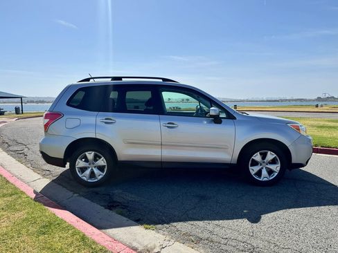 Used 2014 Subaru Forester 2.5i Premium w/ Popular Package #2 AWD/4WD image 6